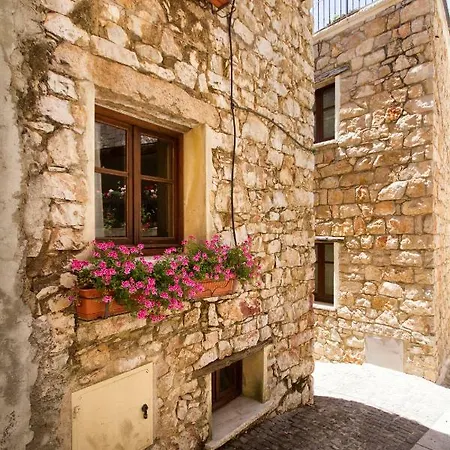 Antiche In Pietra *